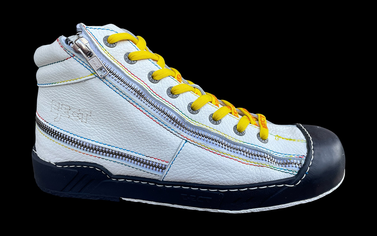 Damen-Sneaker aus Leder in Weiß, Seitenansicht des rechten Schuhs