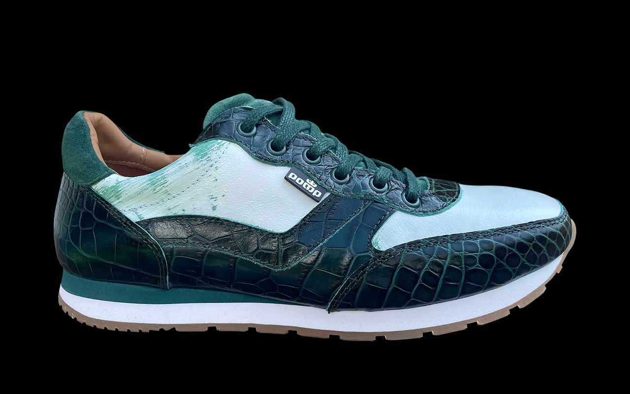 Herren-Sneaker aus Leder in Grün weiß, Seitenansicht des rechten Schuhs