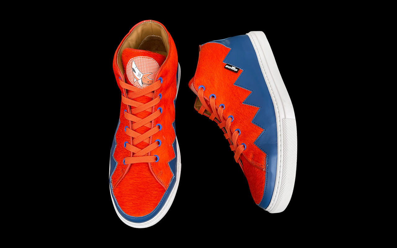 Herren-Sneaker aus Kuhfell in Orange blau, Draufsicht