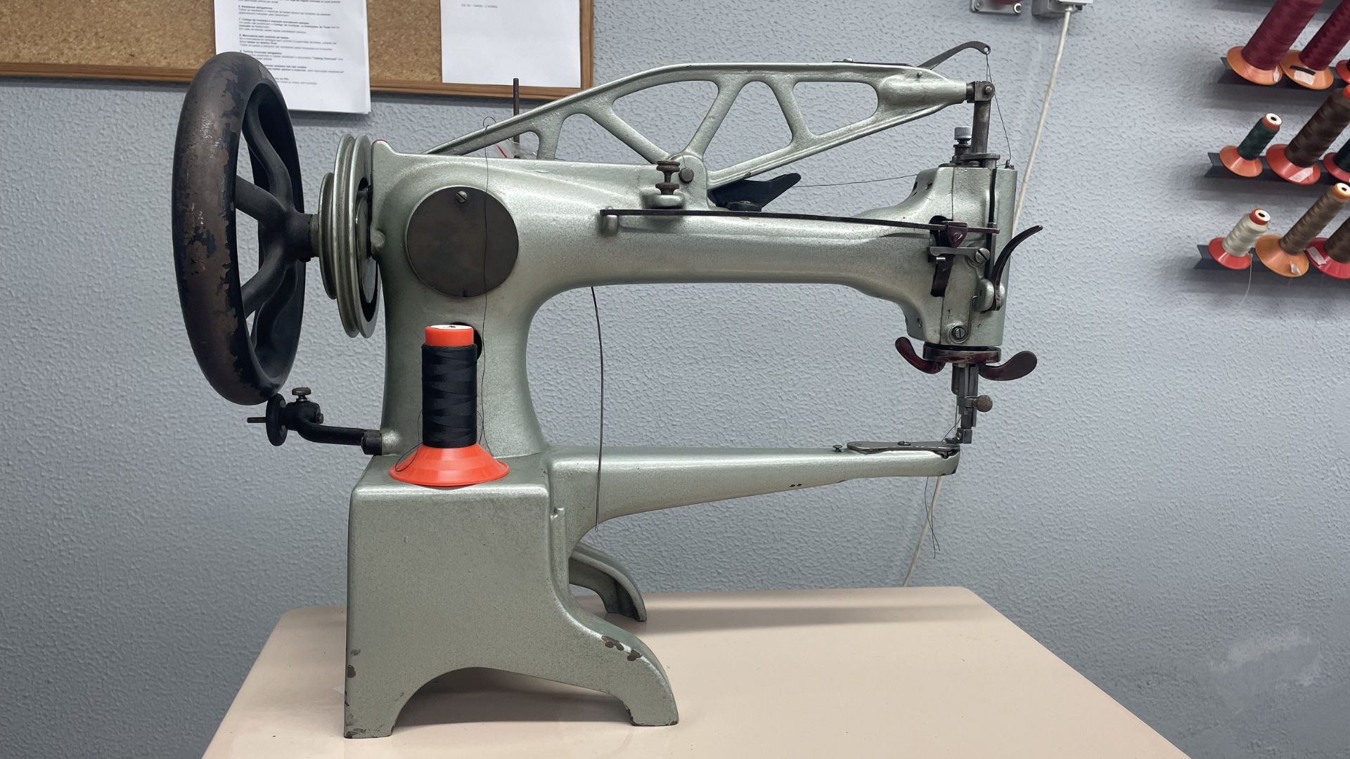 Handgefertigte Pomp Lederschuhe aus der Produktion in Portugal