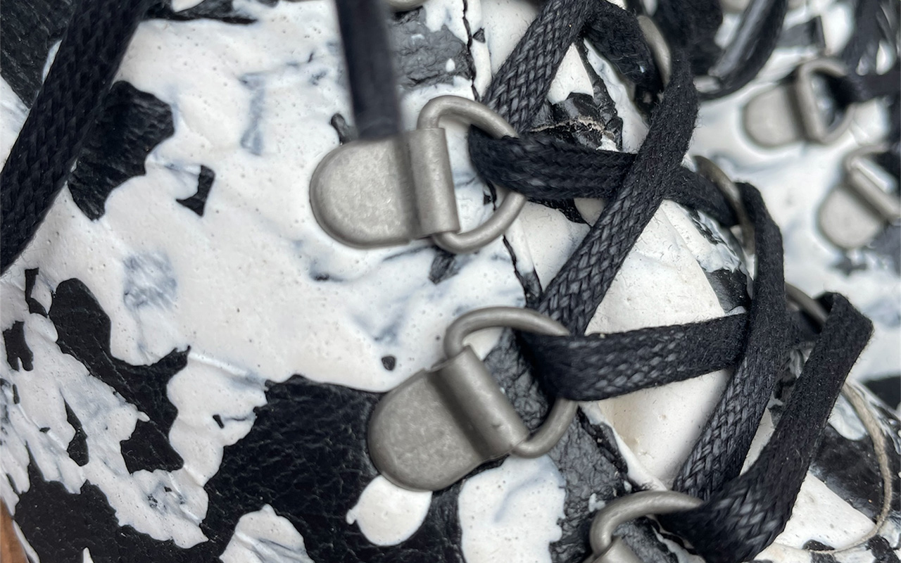 Damen-Halbschuh aus Leder in Schwarz weiß, Detailansicht