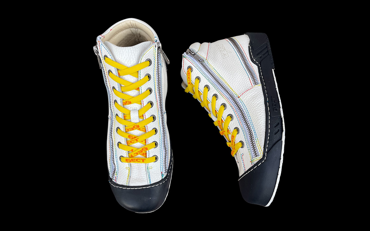 Damen-Sneaker aus Leder in Weiß, Draufsicht